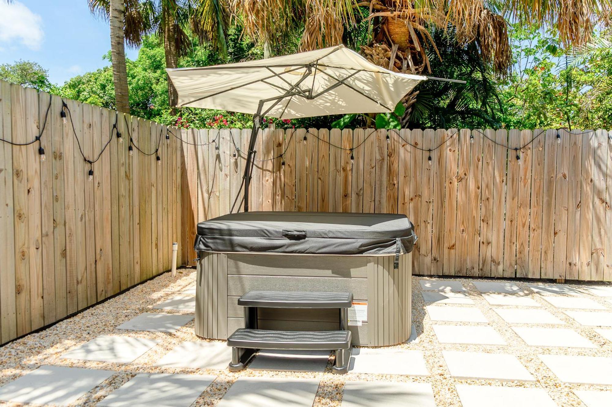 West Palm Beach Elegant 5Br With Hot Tub And Fire Pit Near Beach Exterior photo